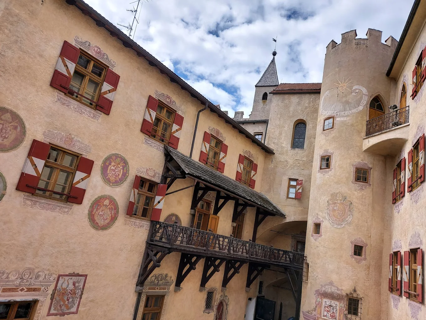Bruneck & MMM Ripa – Altstadt, Schloss & Bergvölker