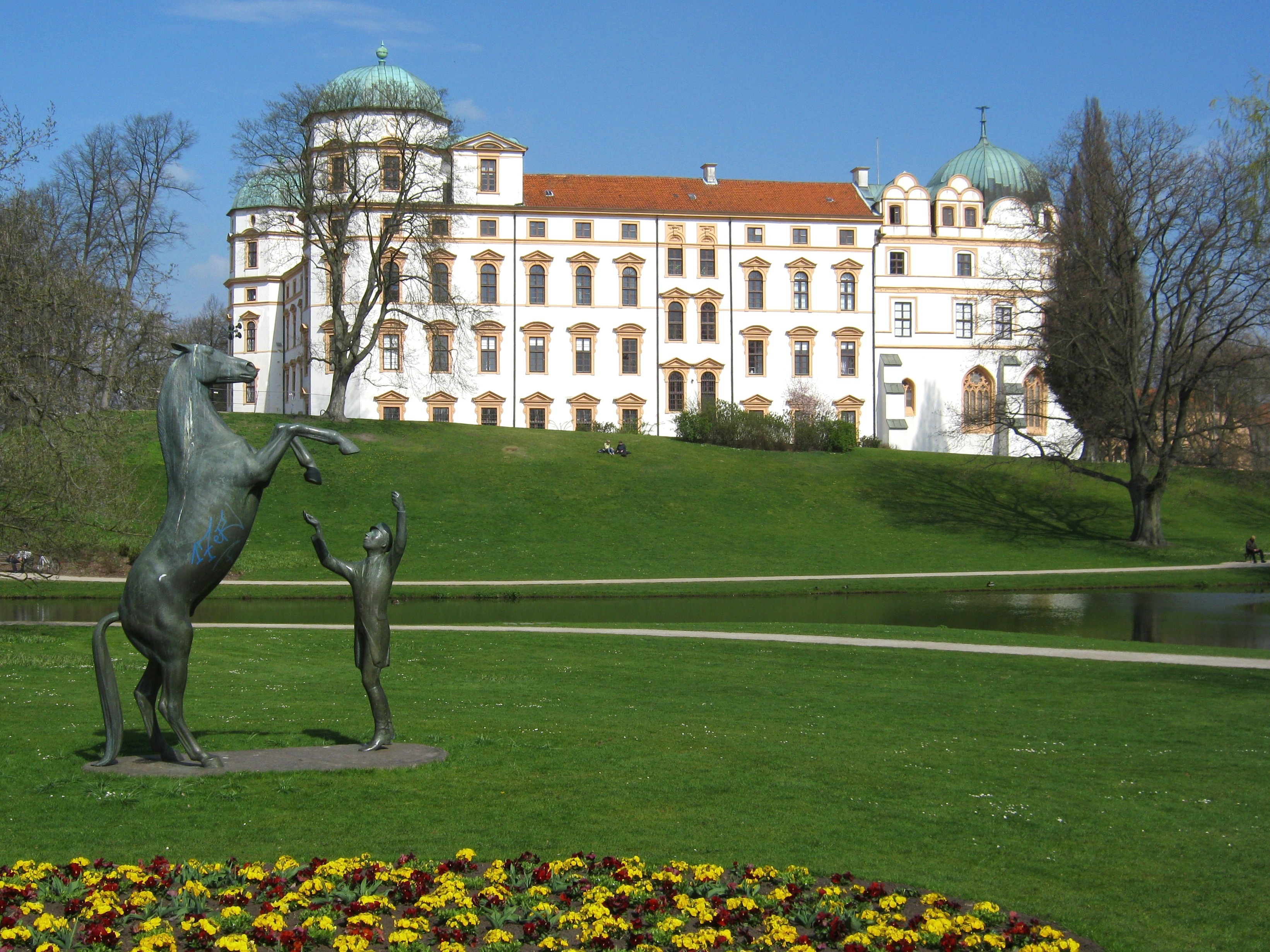 Celle Palace - experience baroque splendor & history up close