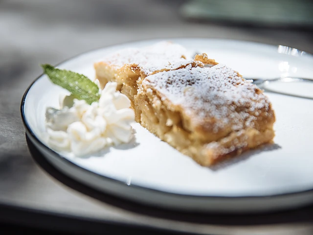 The Magic of Strudel: The Art of Baking with Tradition