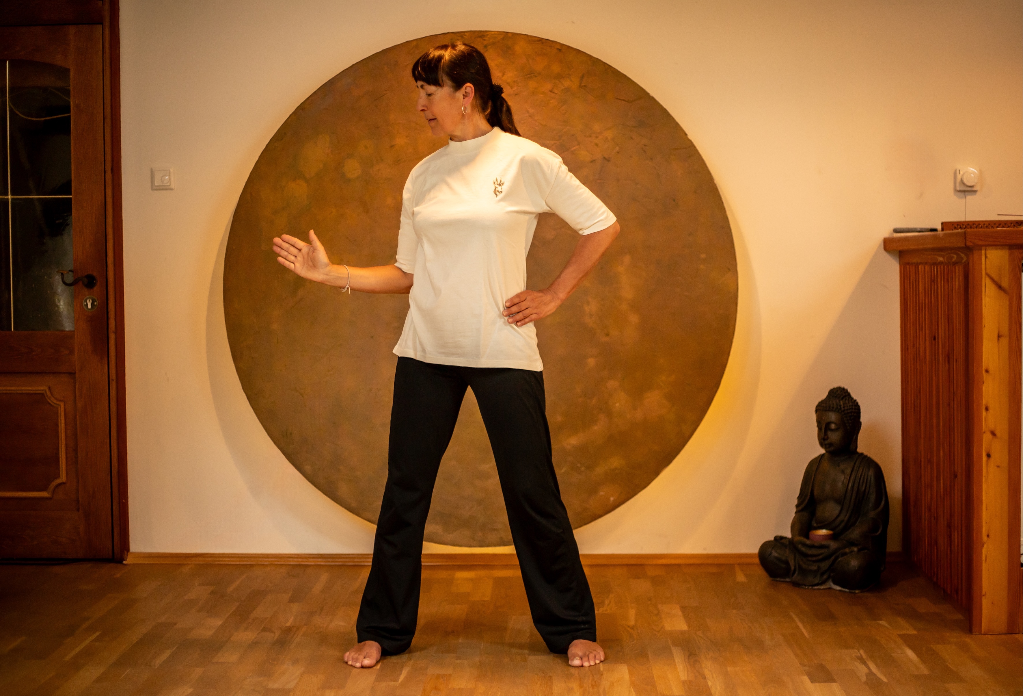 Silk thread qigong for inner balance