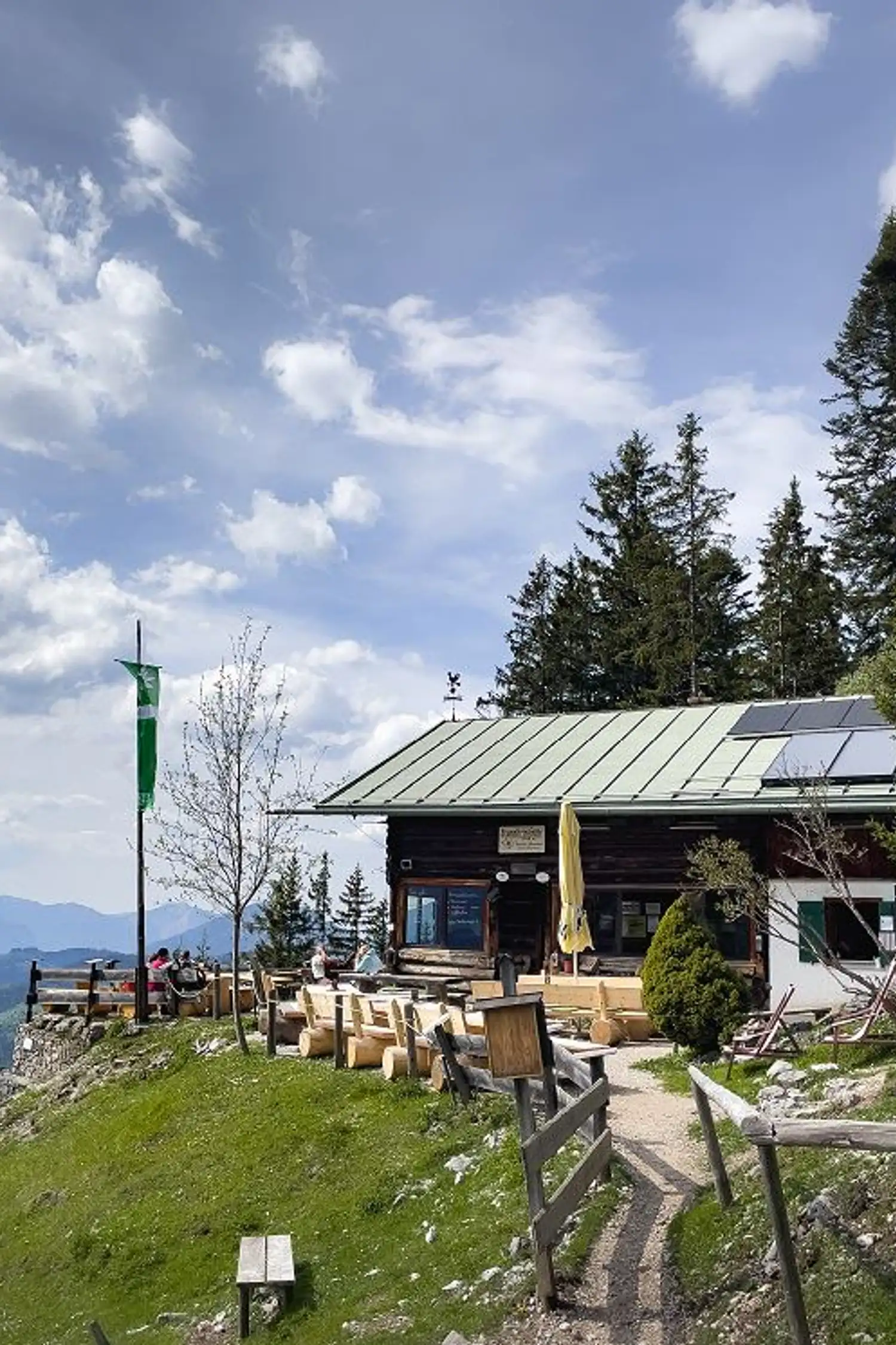 Hike to the Brunnsteinhütte