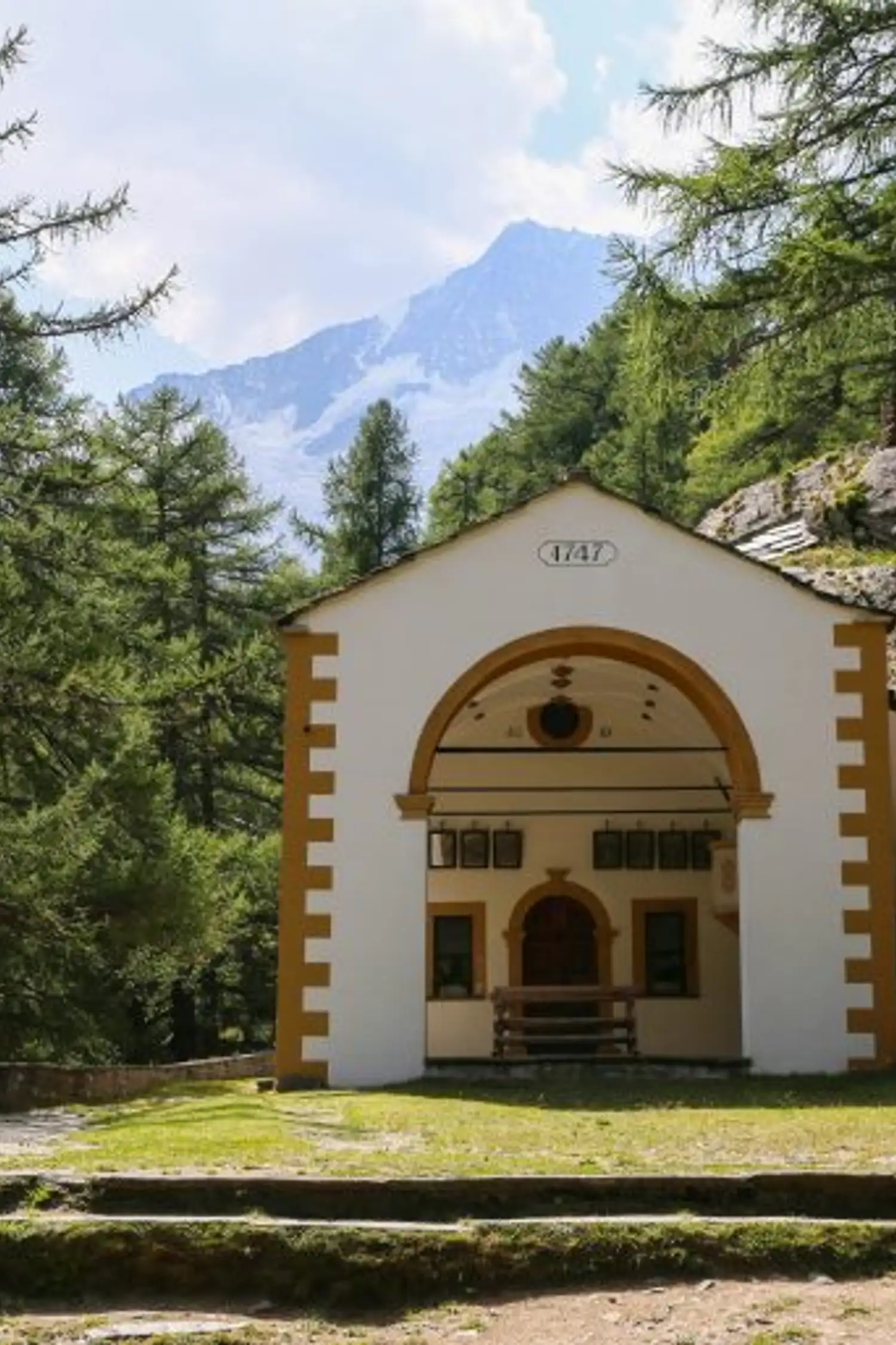Randonnée sur le sentier des chapelles jusqu'à Saas-Grund