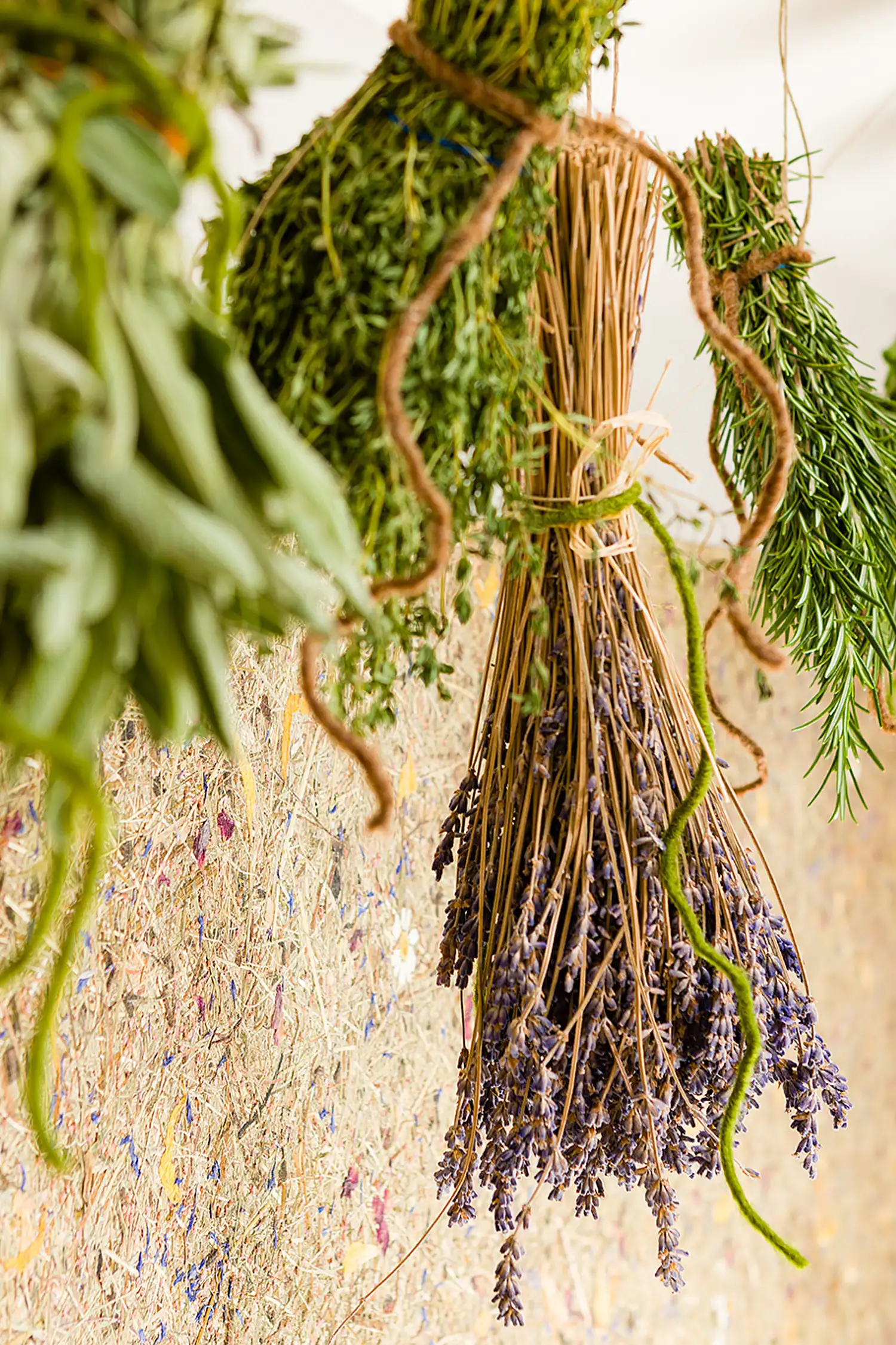 Making your own incense in the circle of the seasons