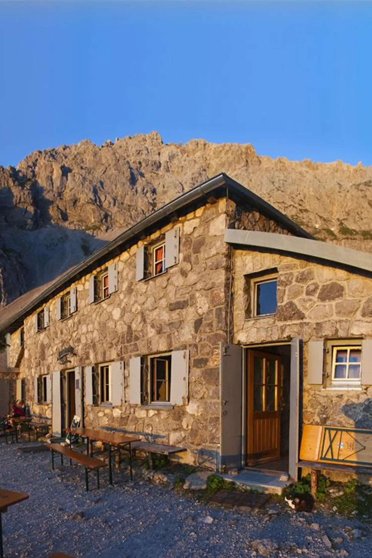 Hike to the Dammkarhütte