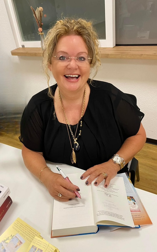 "Heimatsommer" – Literary Salon Dinner with Petra Durst-Benning