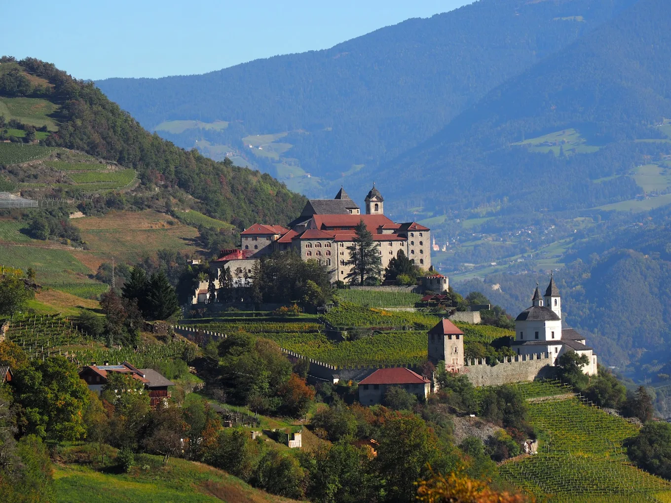 Klausen & Kloster Säben – Künstlerstädtchen mit heiligem Berg