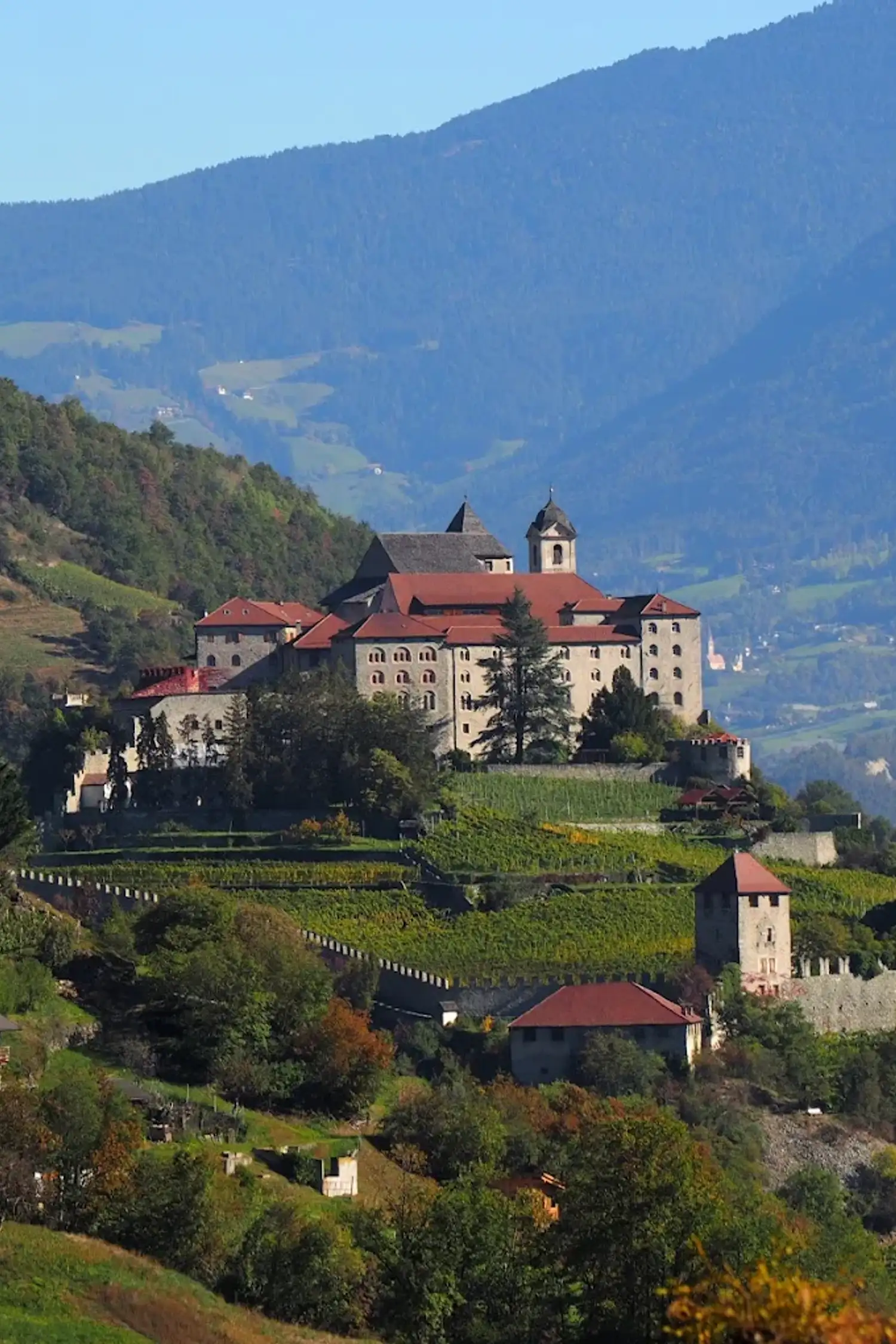 Klausen & Säben Abbey – A Small Town of Artists with a Sacred Mountain