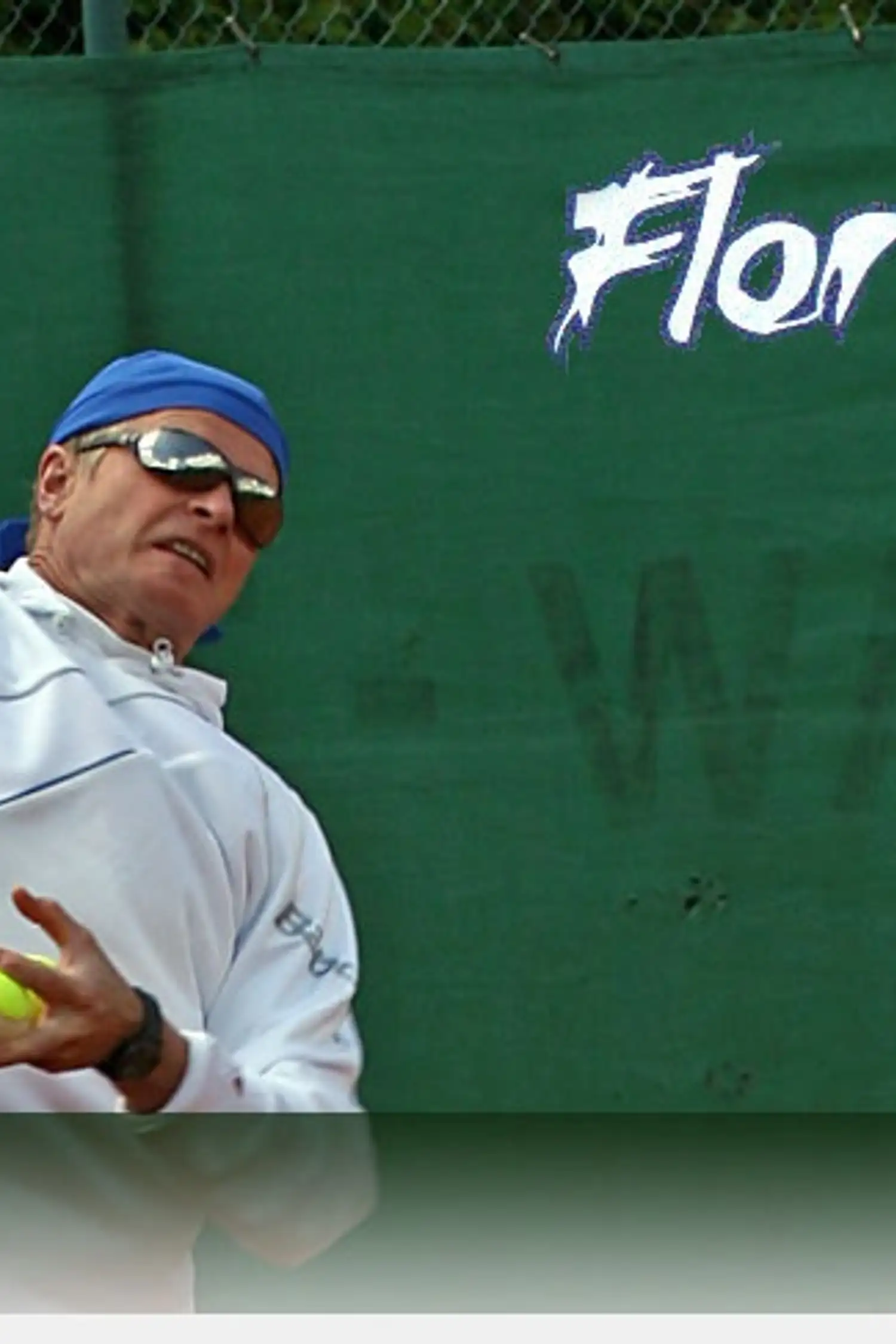 Tennis courts (indoor & outdoor)