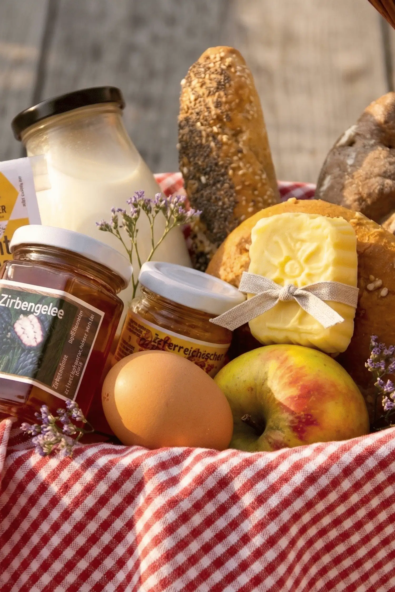 Breakfast basket for gourmets