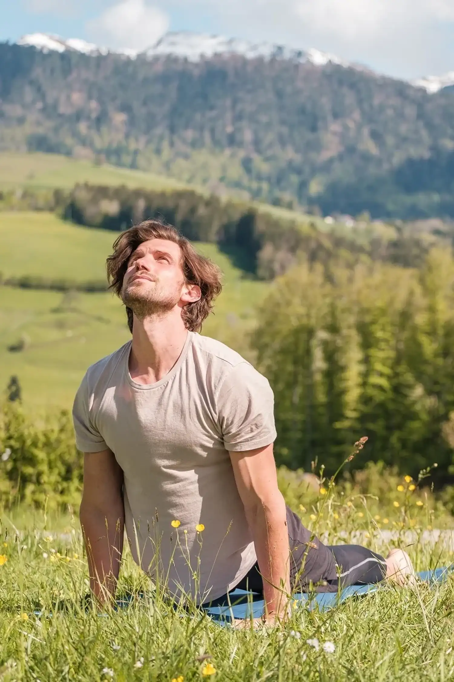 Yoga & breathing meditation with Cora