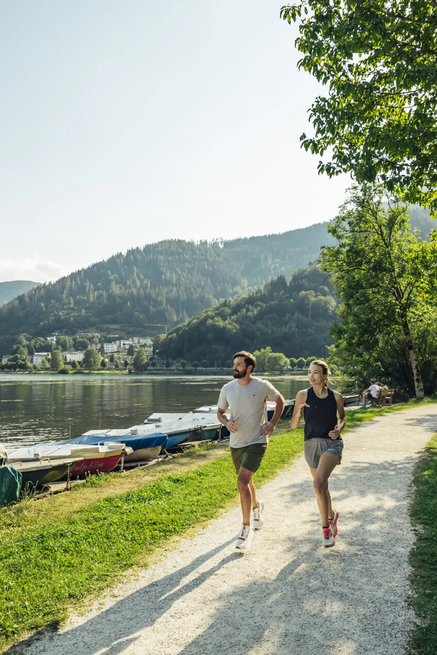 A Relaxed Wake-Up Run with Fitness Trainer Phil