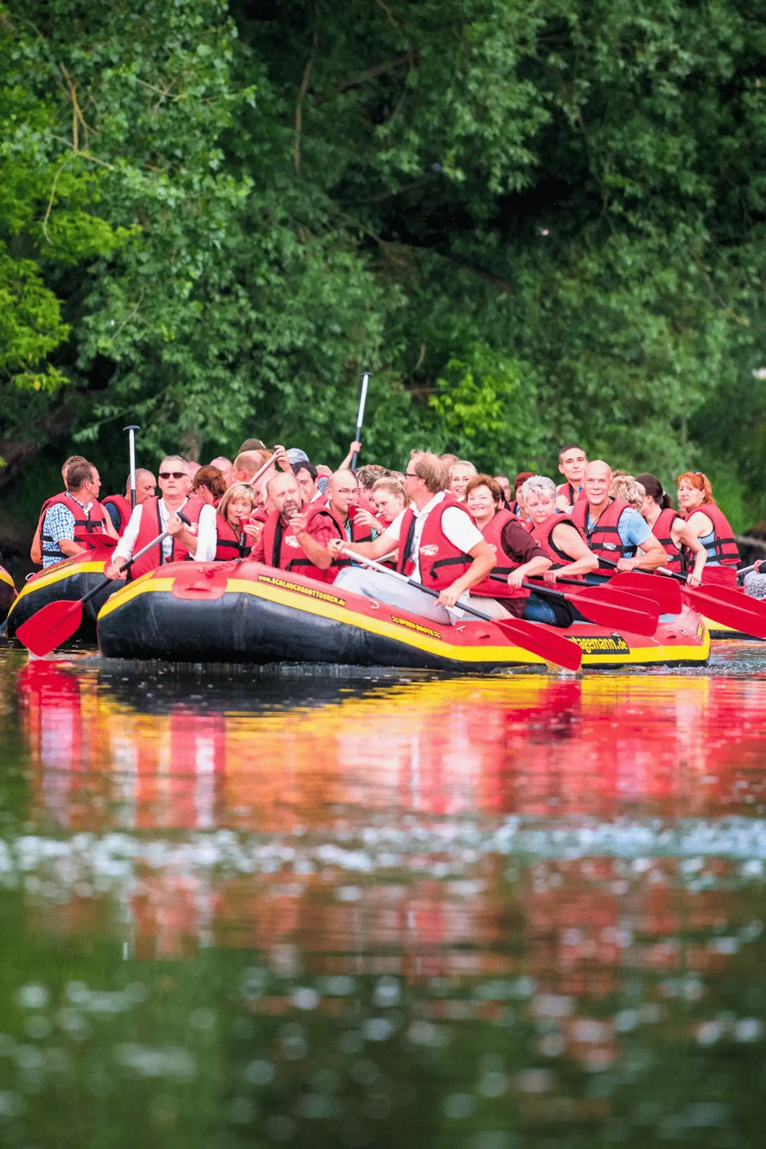 Burgen, Wasser, Abenteuer – Schlauchboot-Tour zur Rudelsburg