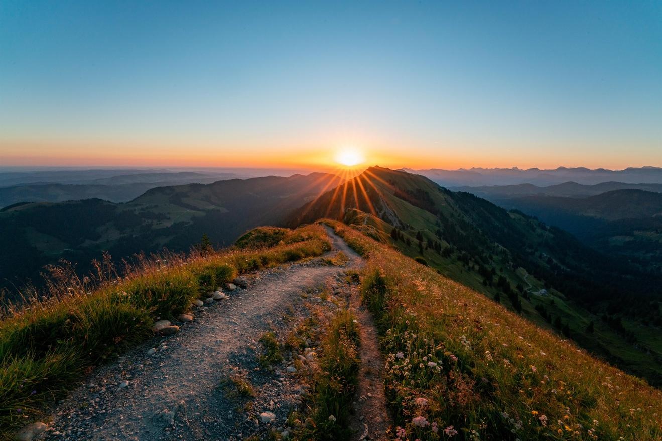 Ökumenischer Berggottesdienst 
zum Sonnenaufgang