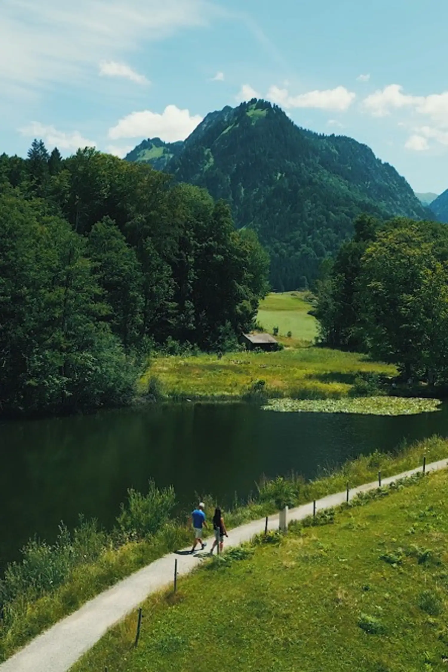 Hike with Max - Hiking happiness & mindfulness