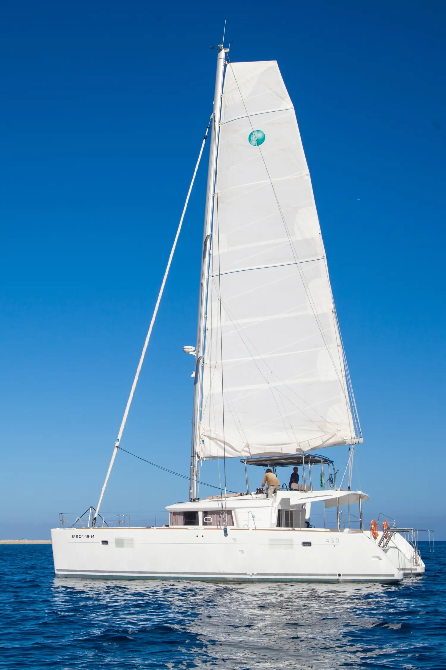Magic Deluxe (Small Catamaran)