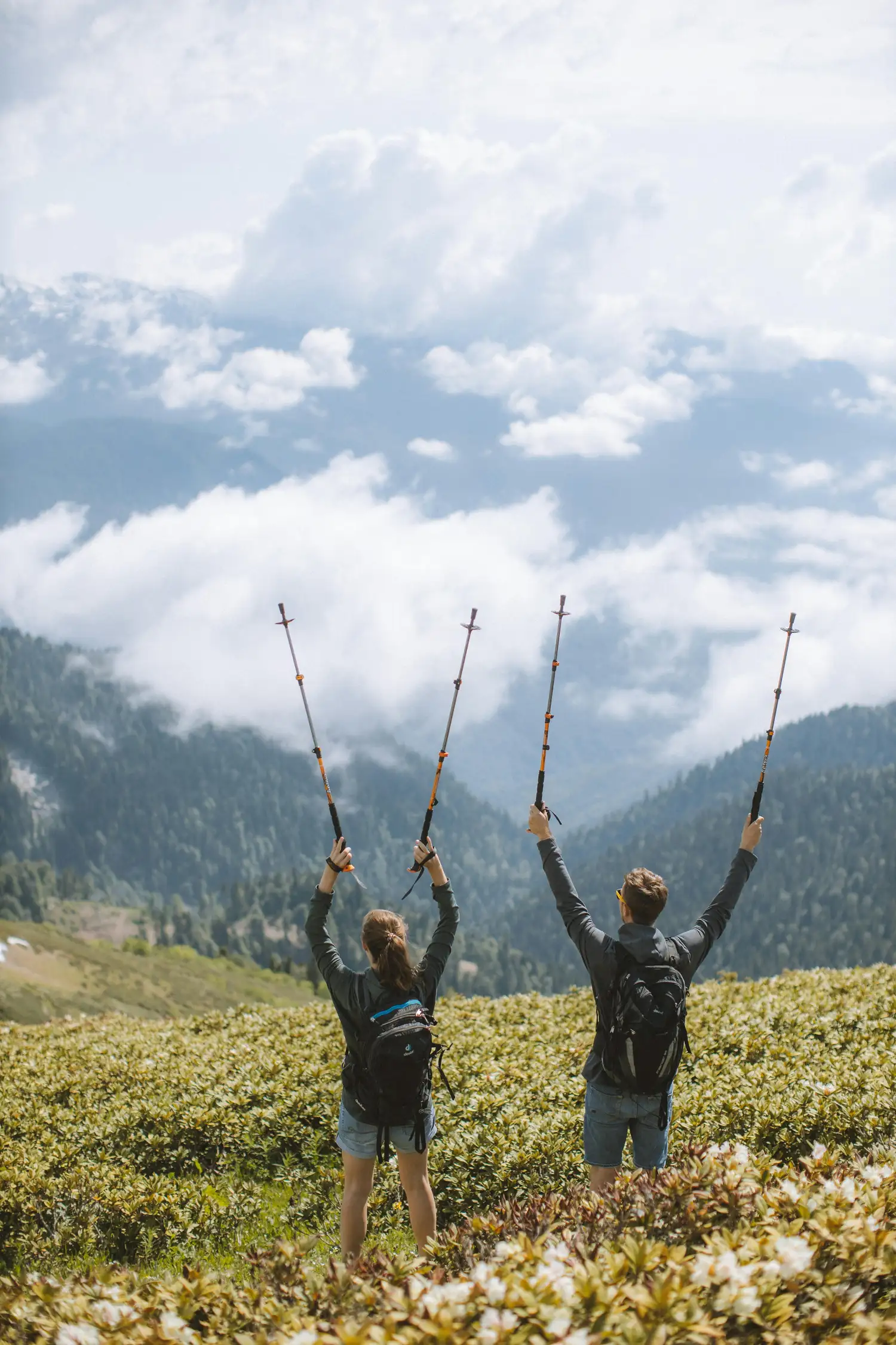 Wander-Stammtisch vor dem Restaurant mit Alpbach Experte Andreas