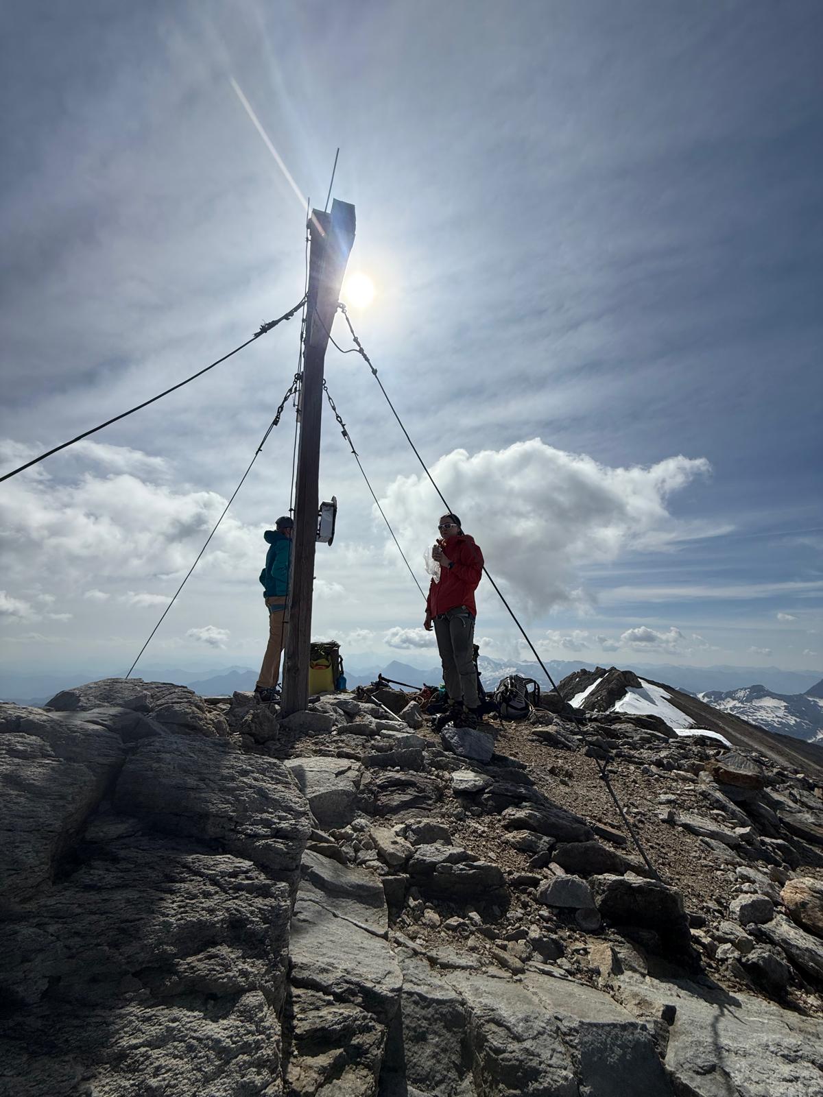 Crossing the Glockner group with ascent of the Grossglockner