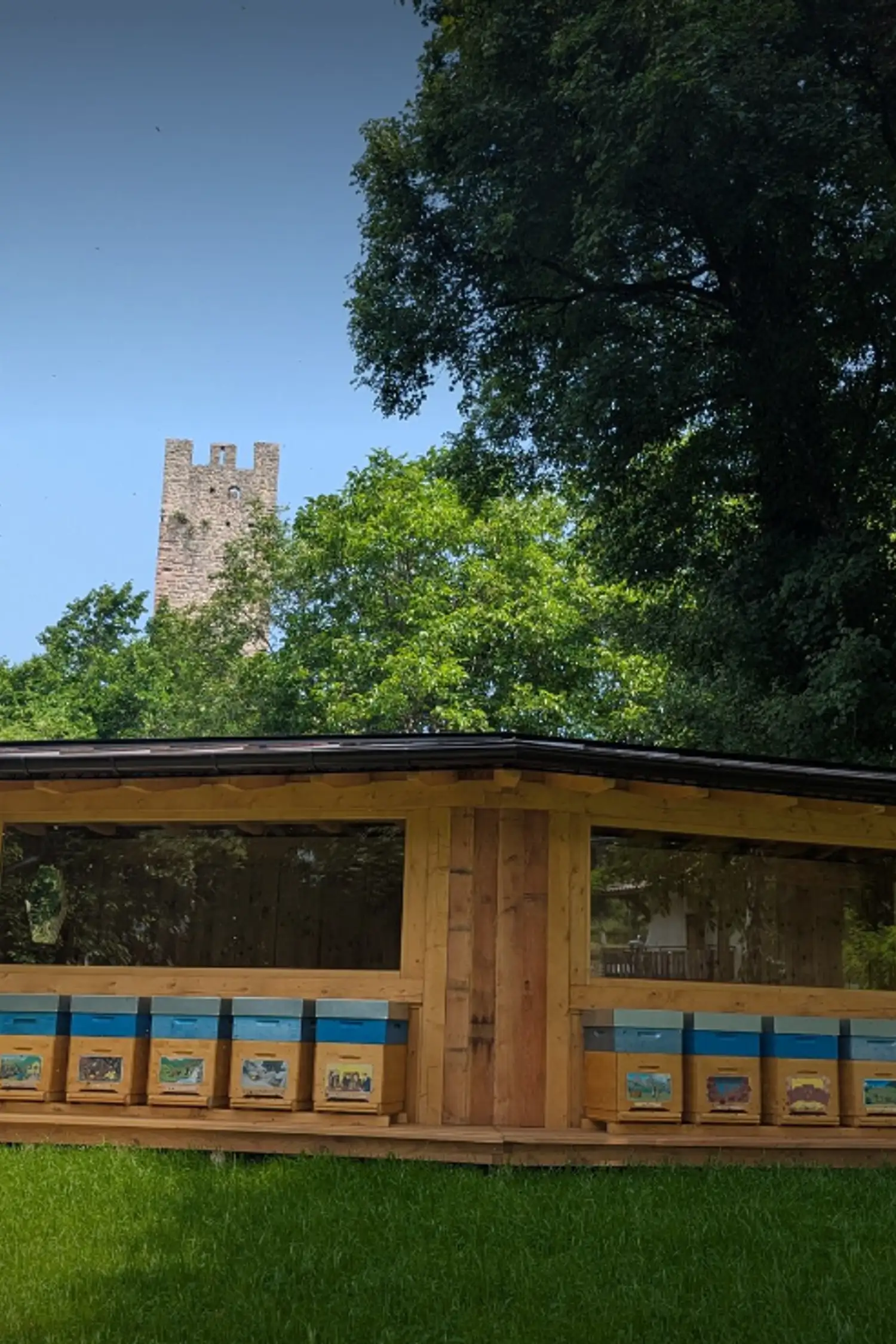 MITTWOCH: Führung durch die Imkerei Castel Belfort