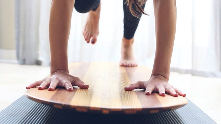 Balance on the board with Sabine