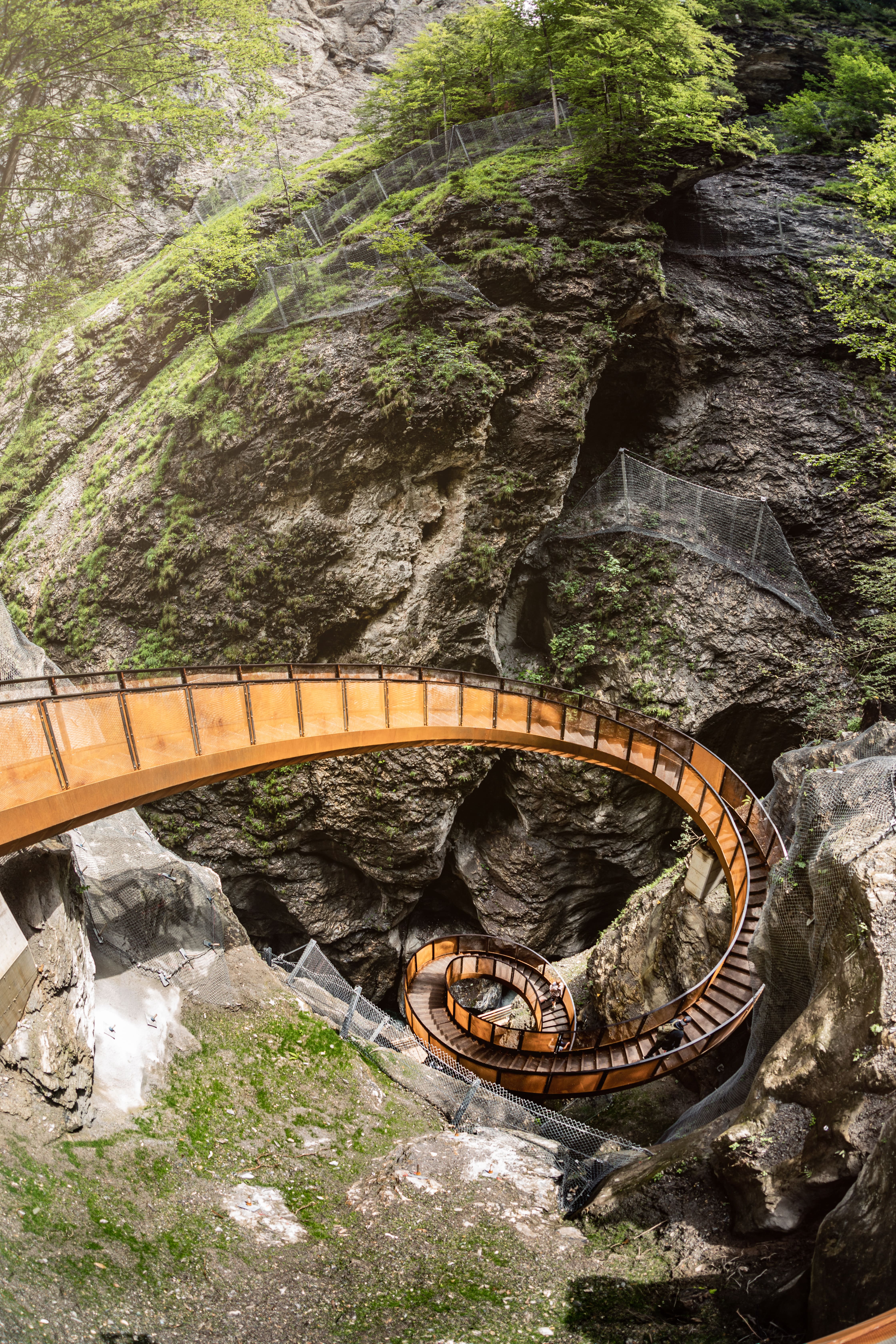 Gorge Tour - Hike to and through the Liechtenstein Gorge