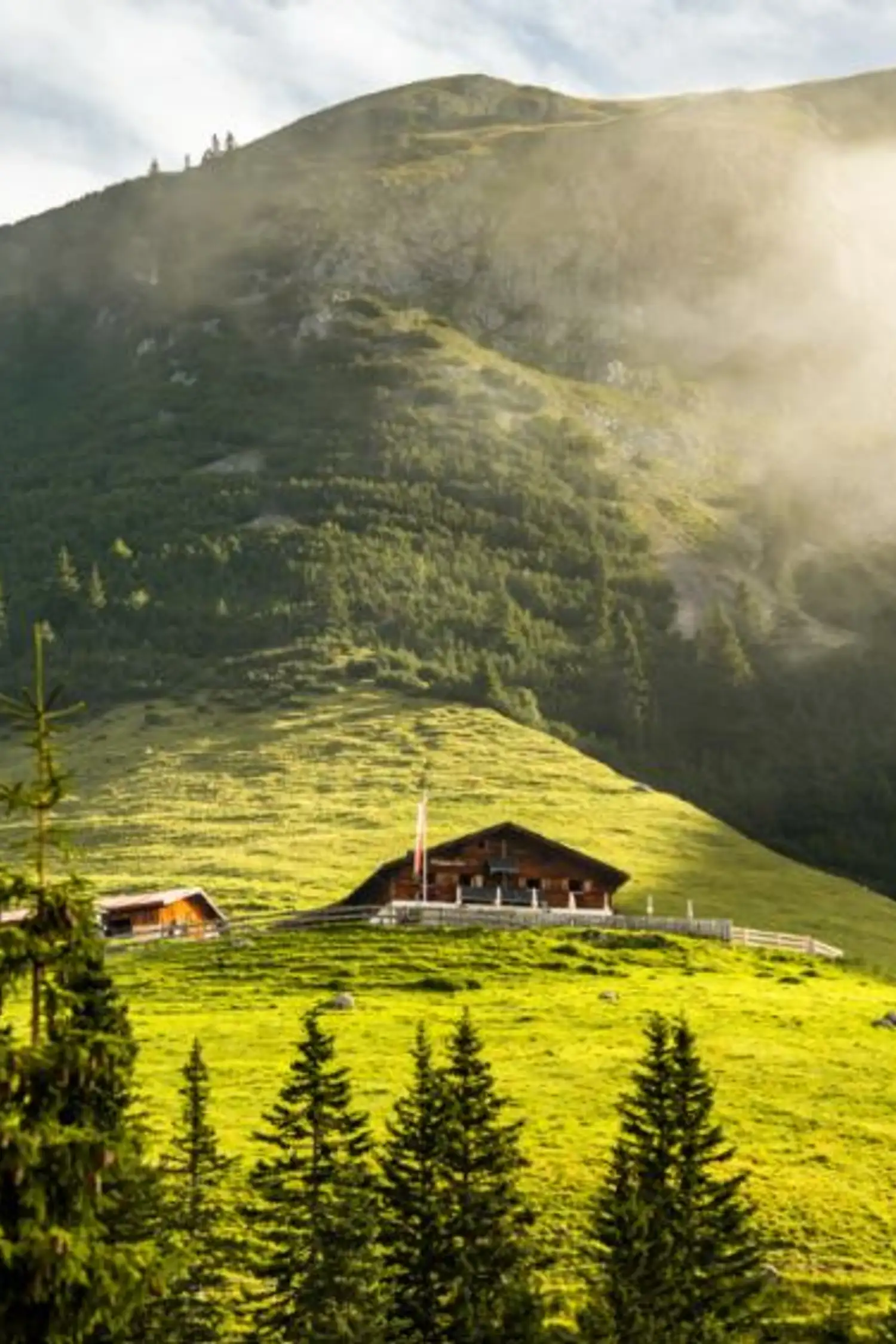 Hike from the gorge to the Wangalm