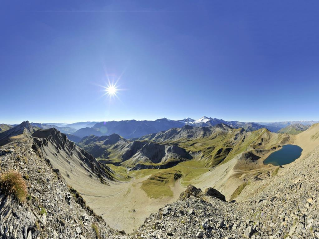 Zum Naturparadies Tuxer Alpen