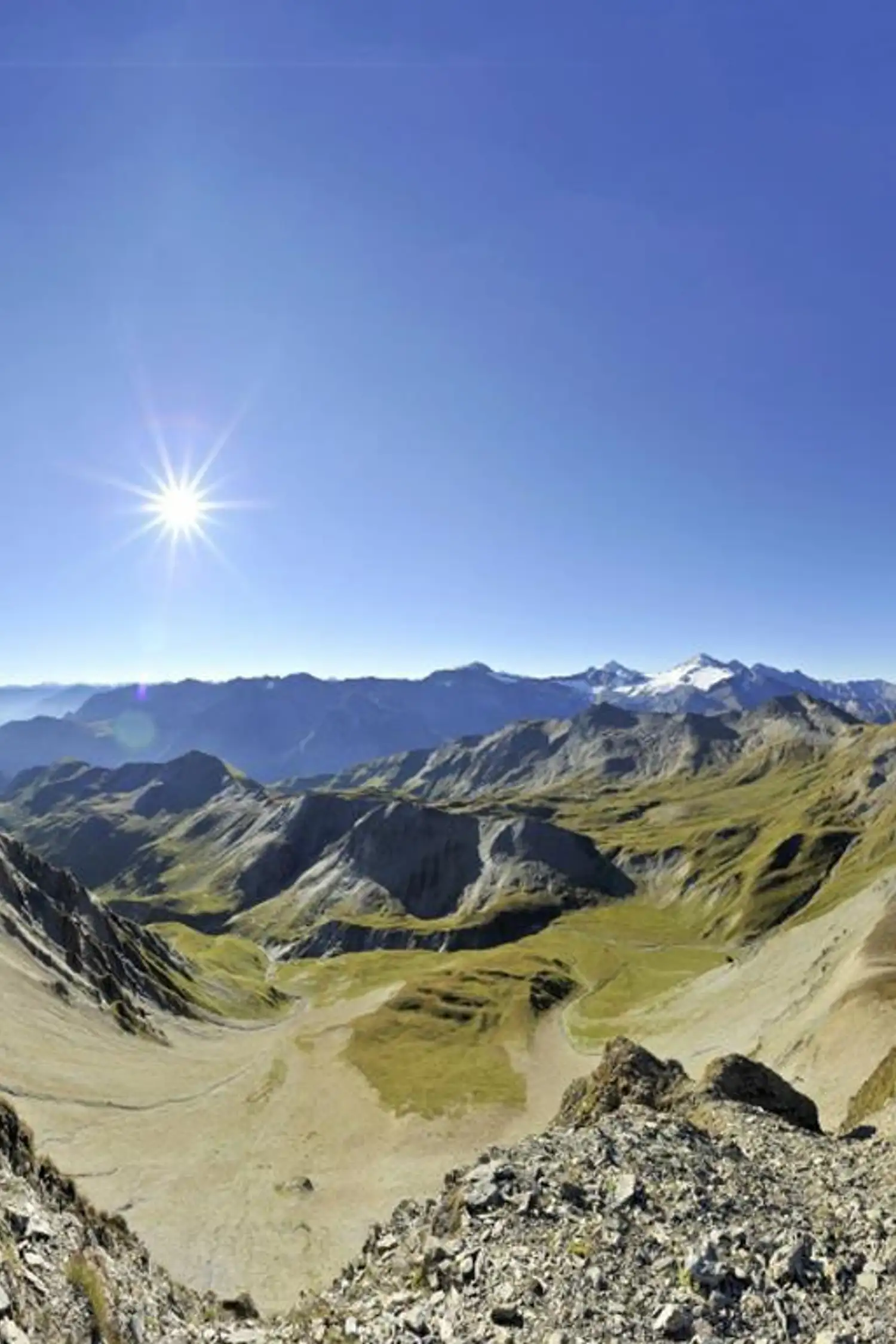 Zum Naturparadies Tuxer Alpen