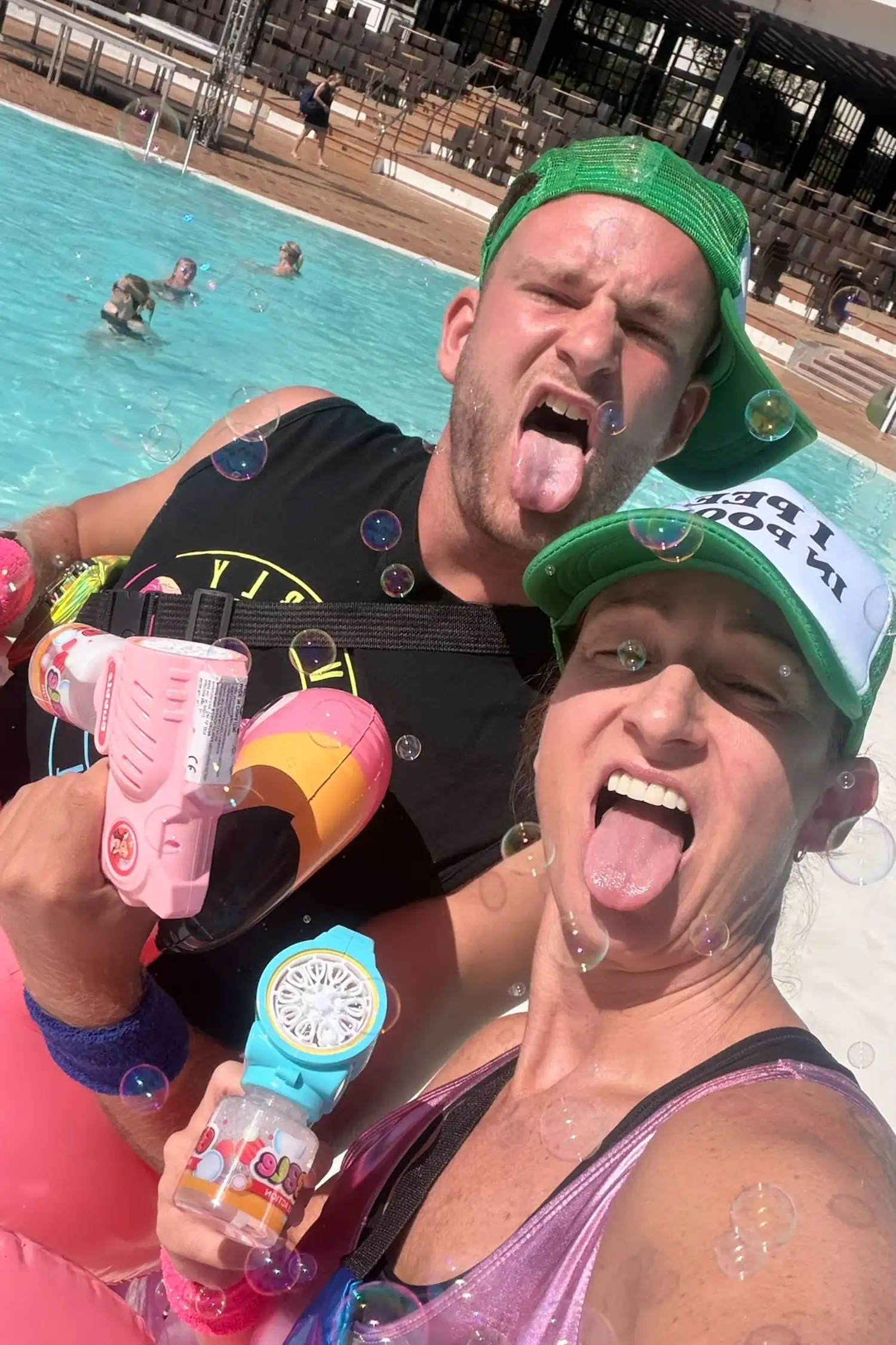 Event: Aqua Fit '90s Special + Guest Challenge with Verena & Domi