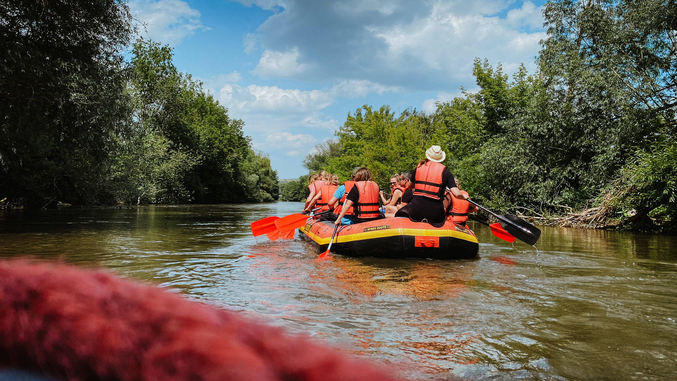 Pure Saale - jungle tour in a rubber dinghy to Großheringen