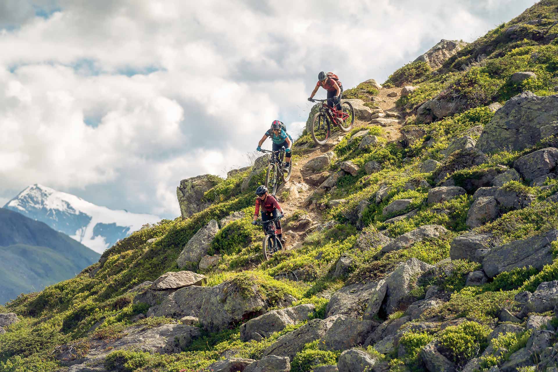Action on Two Wheels in Sölden