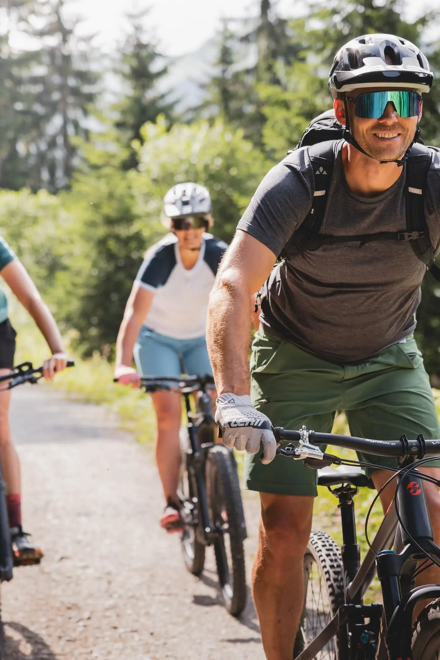 E-bike tour to the locations of the Bergdoktor