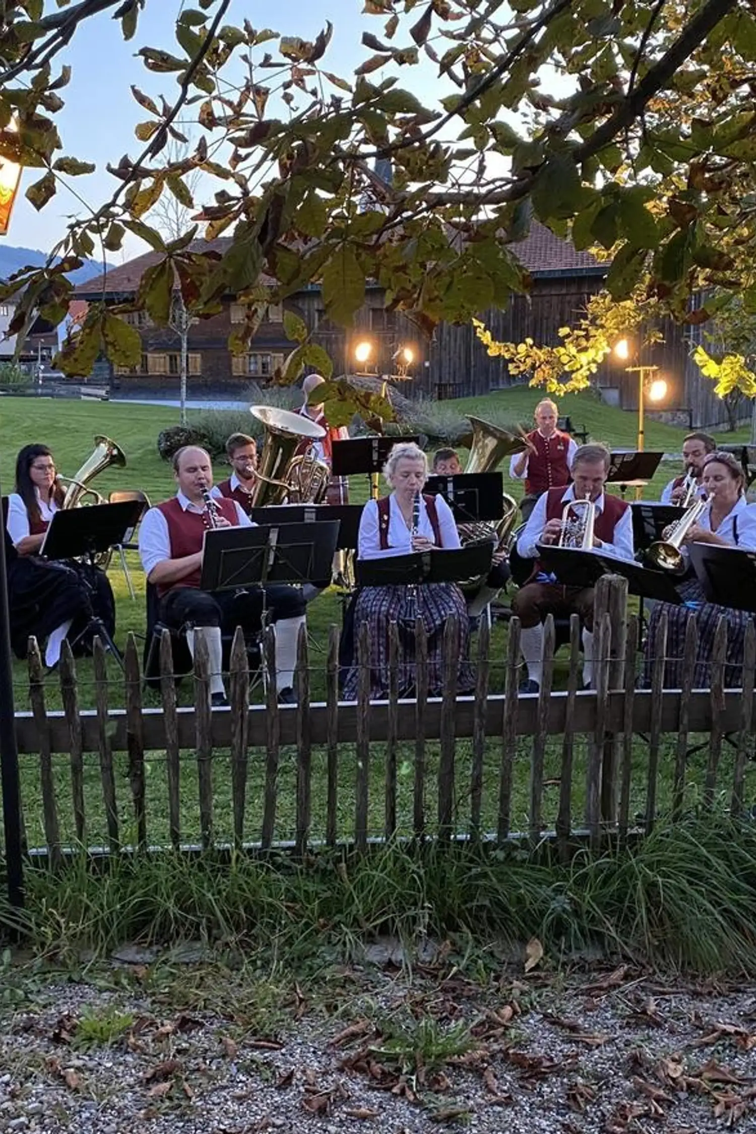 Concerto mattutino con aperitivo della banda musicale di Aach