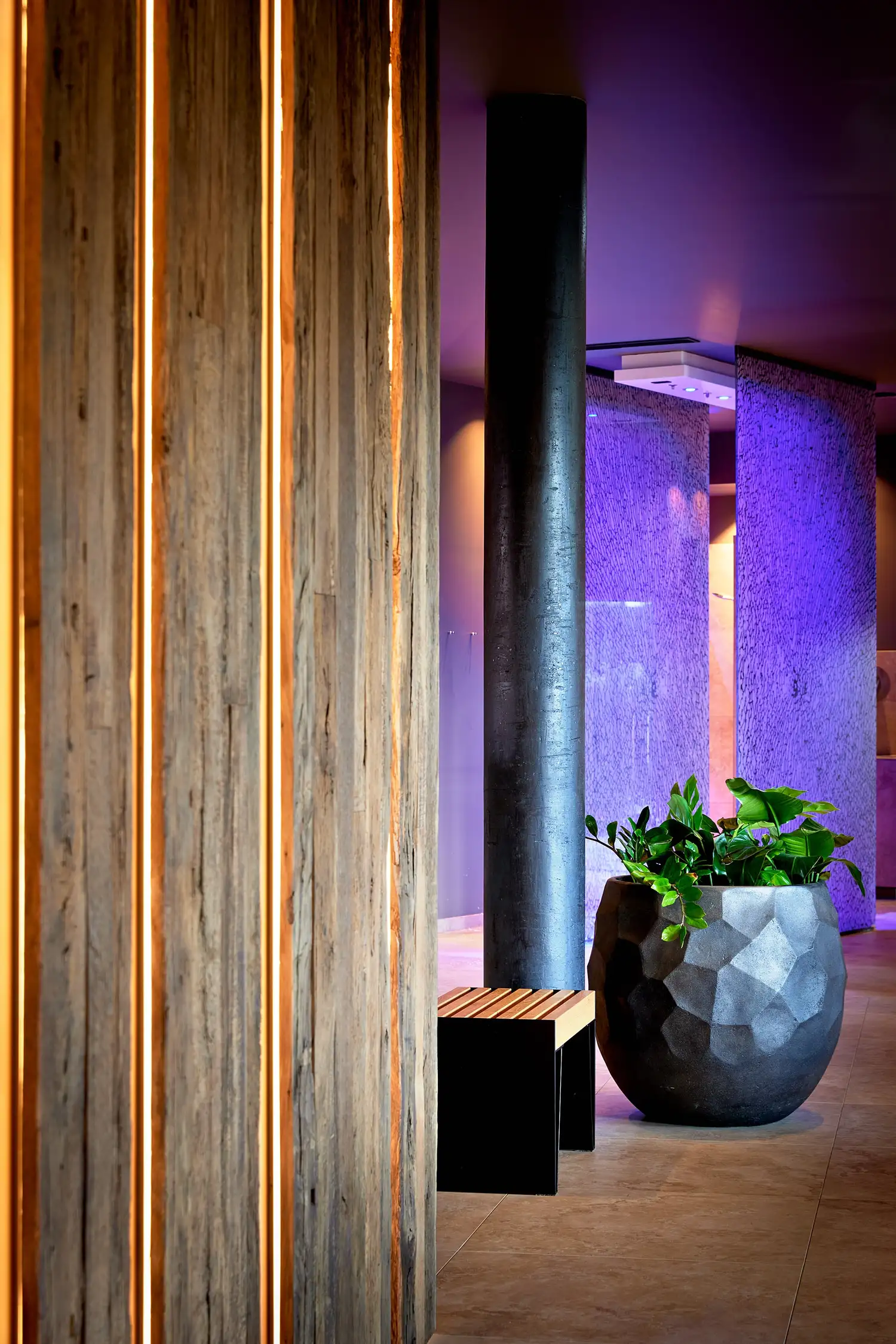 Rock-Sauna-Aufguss mit Saunameisterin Kata in unserer Eventsauna