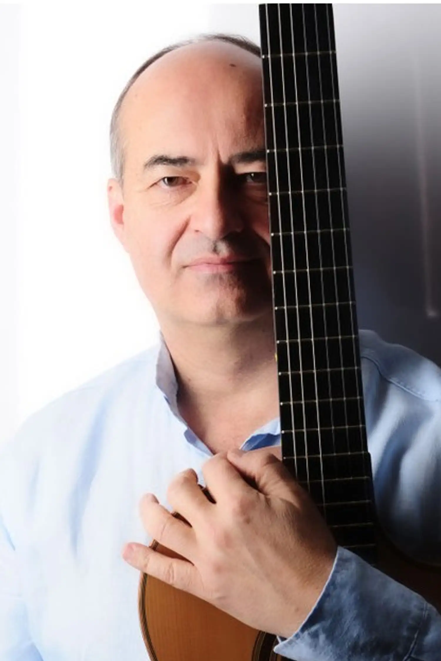 Konzert für Gitarre, lyrisch begleitet mit Herrn Bruno Aleppio und Frau Hilde D. Schiffer