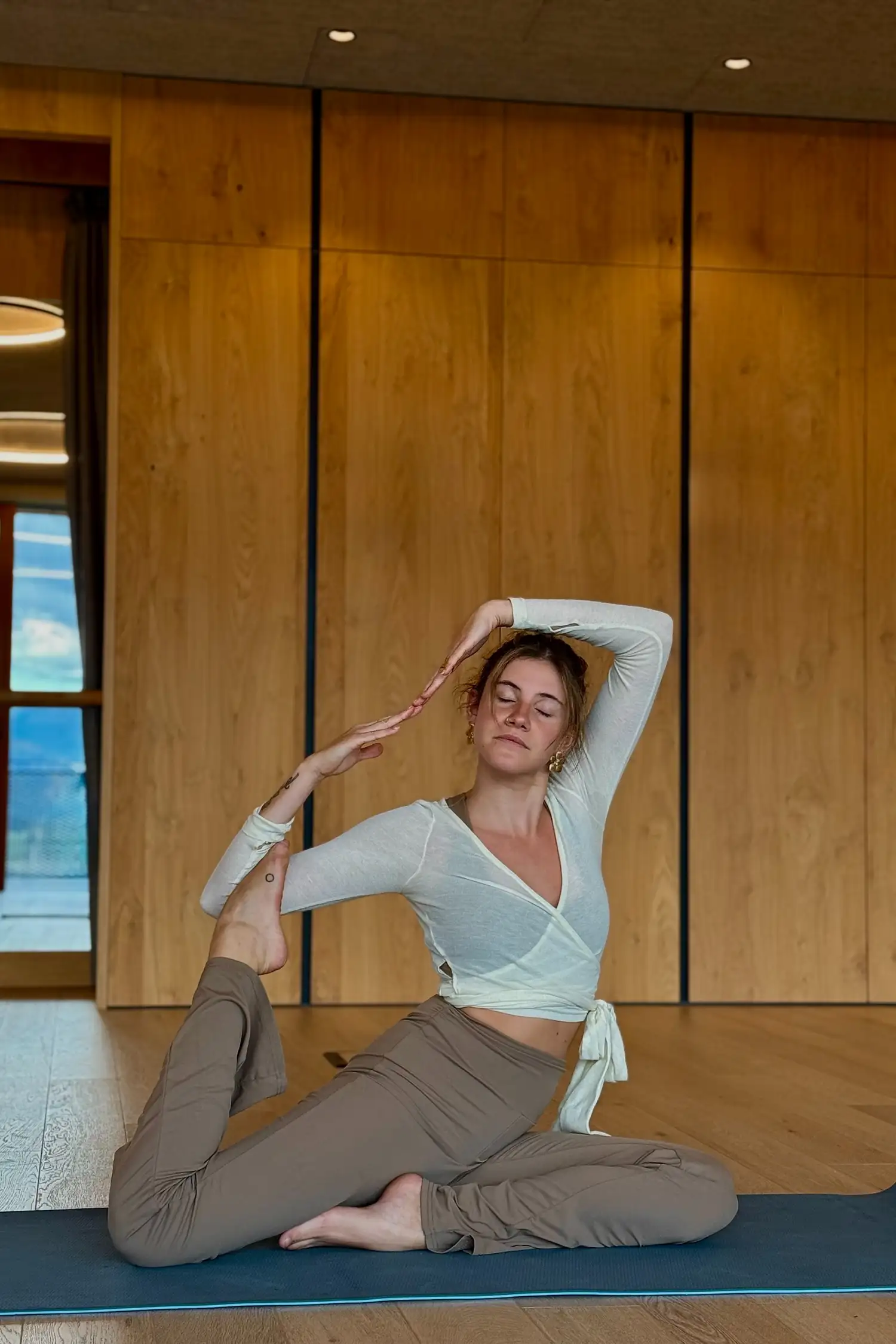 Dehnen und Entspannen mit Jana im Fitness und Gymnastikraum 
