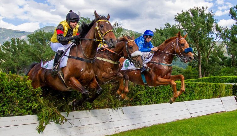 Stagione delle corse all'ippodromo di Merano