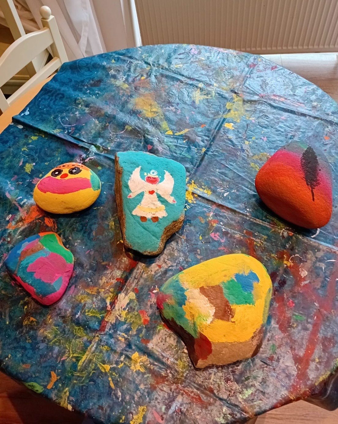 Painting stones 