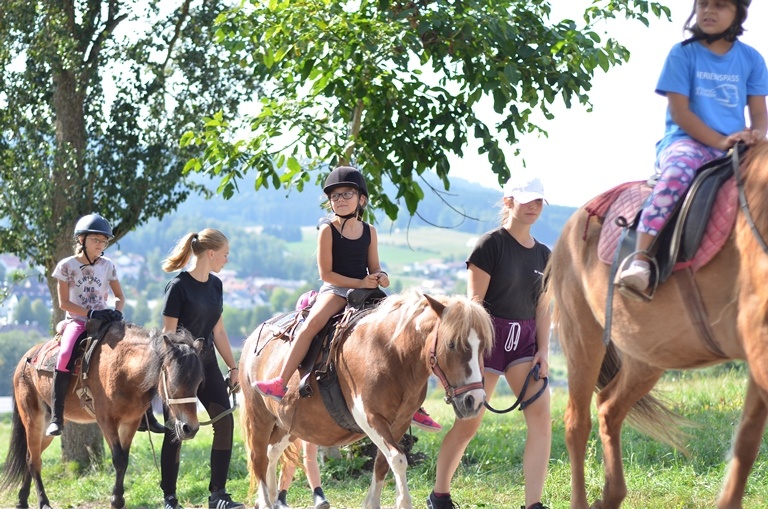 Pony Rides for Kids in Westendorf