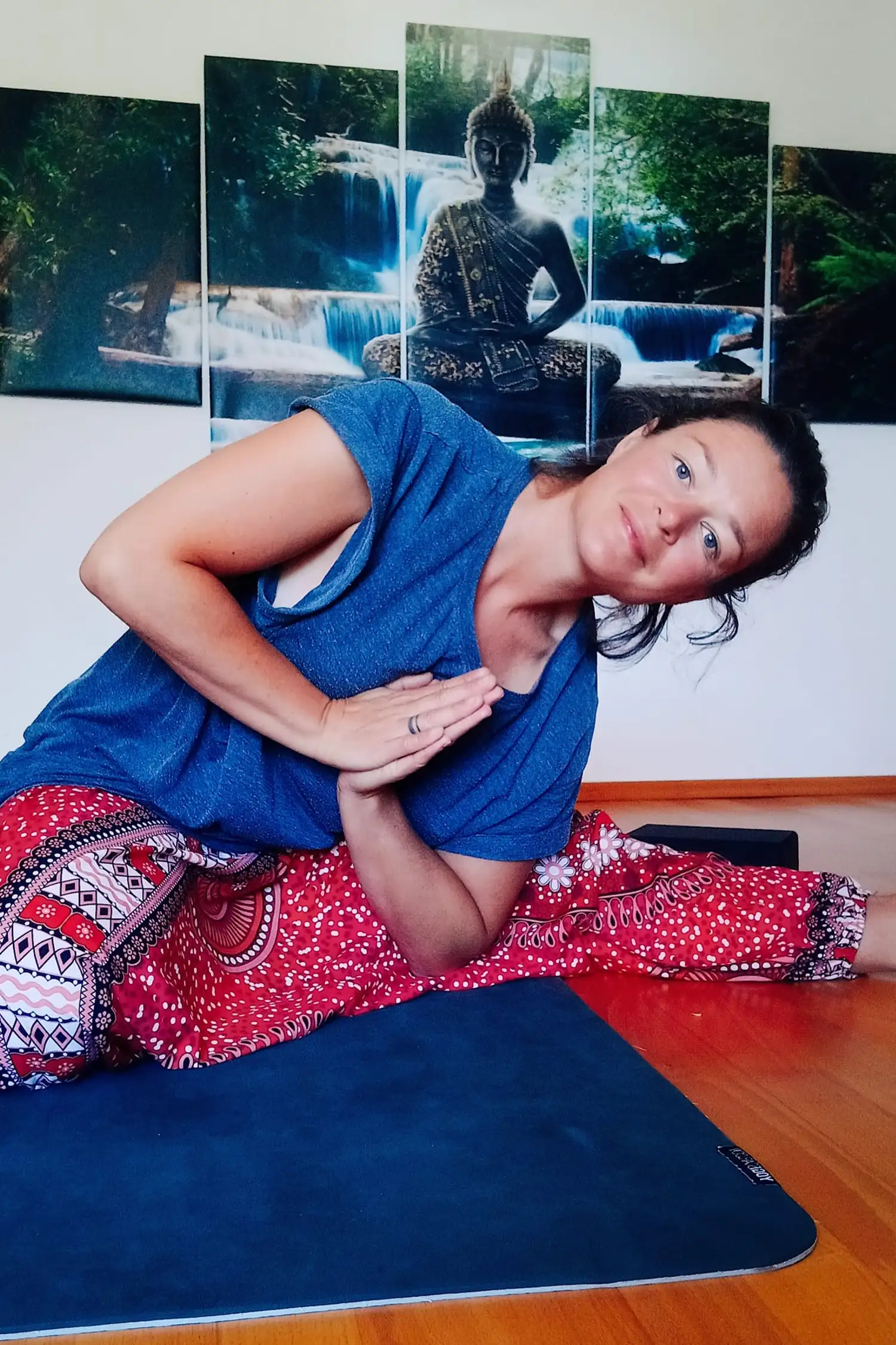 TIME 4 TWO - Yoga class with Angelika - Get out of your head and into the flow