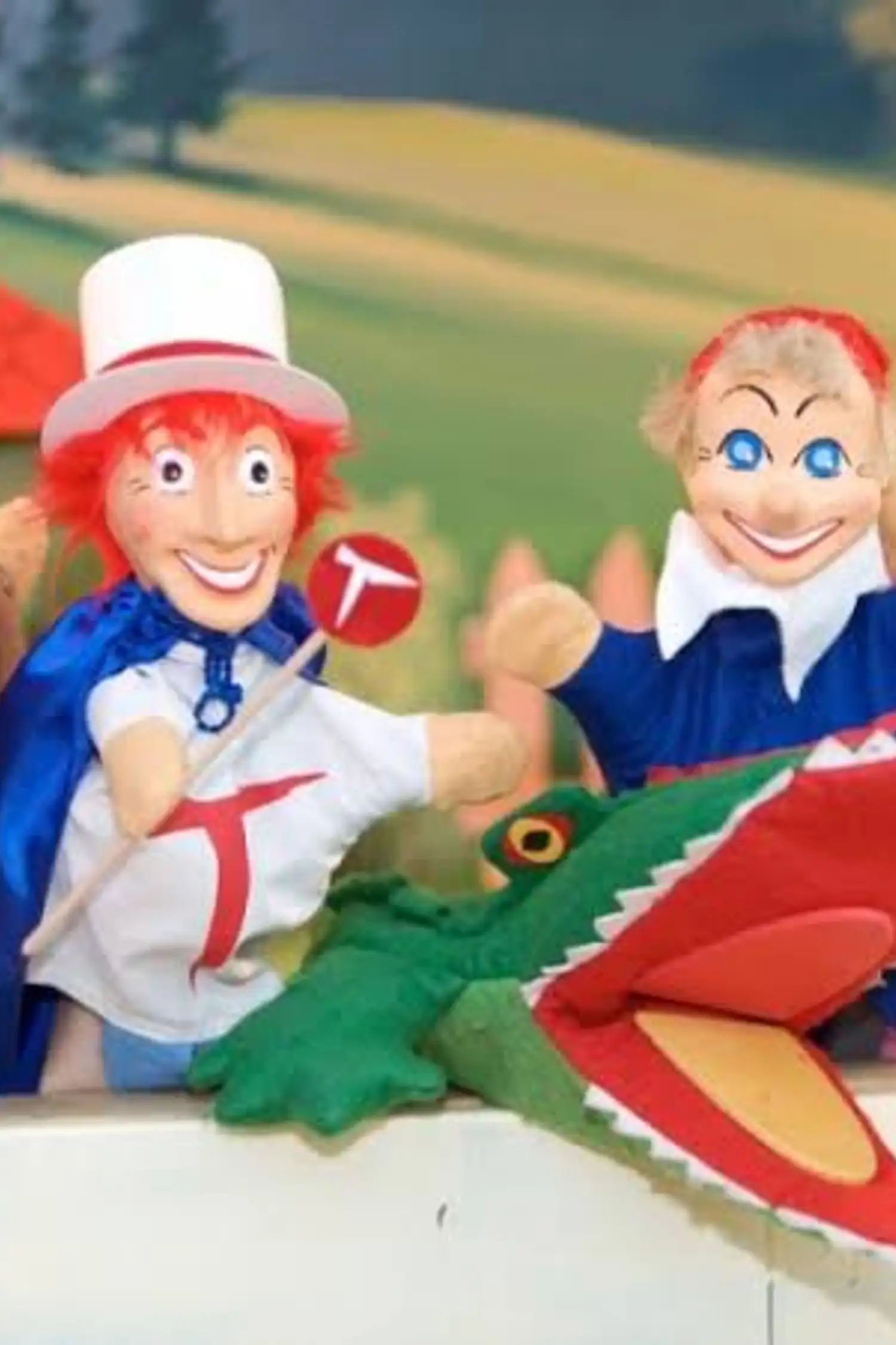 "Kasperl and the Missing Stars" — Professional hand-puppet theater featuring handmade puppets and original plays written by Harald Wieser