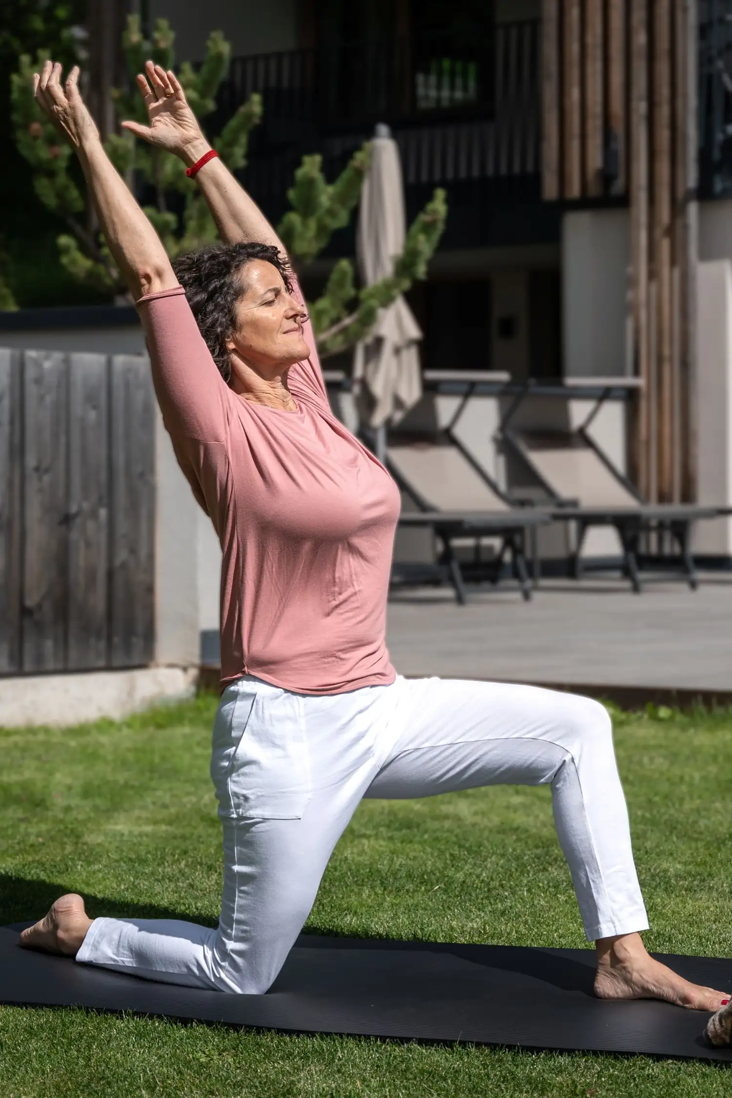 Freitags-Yoga mit Barbara auf unserer Silence Terrasse