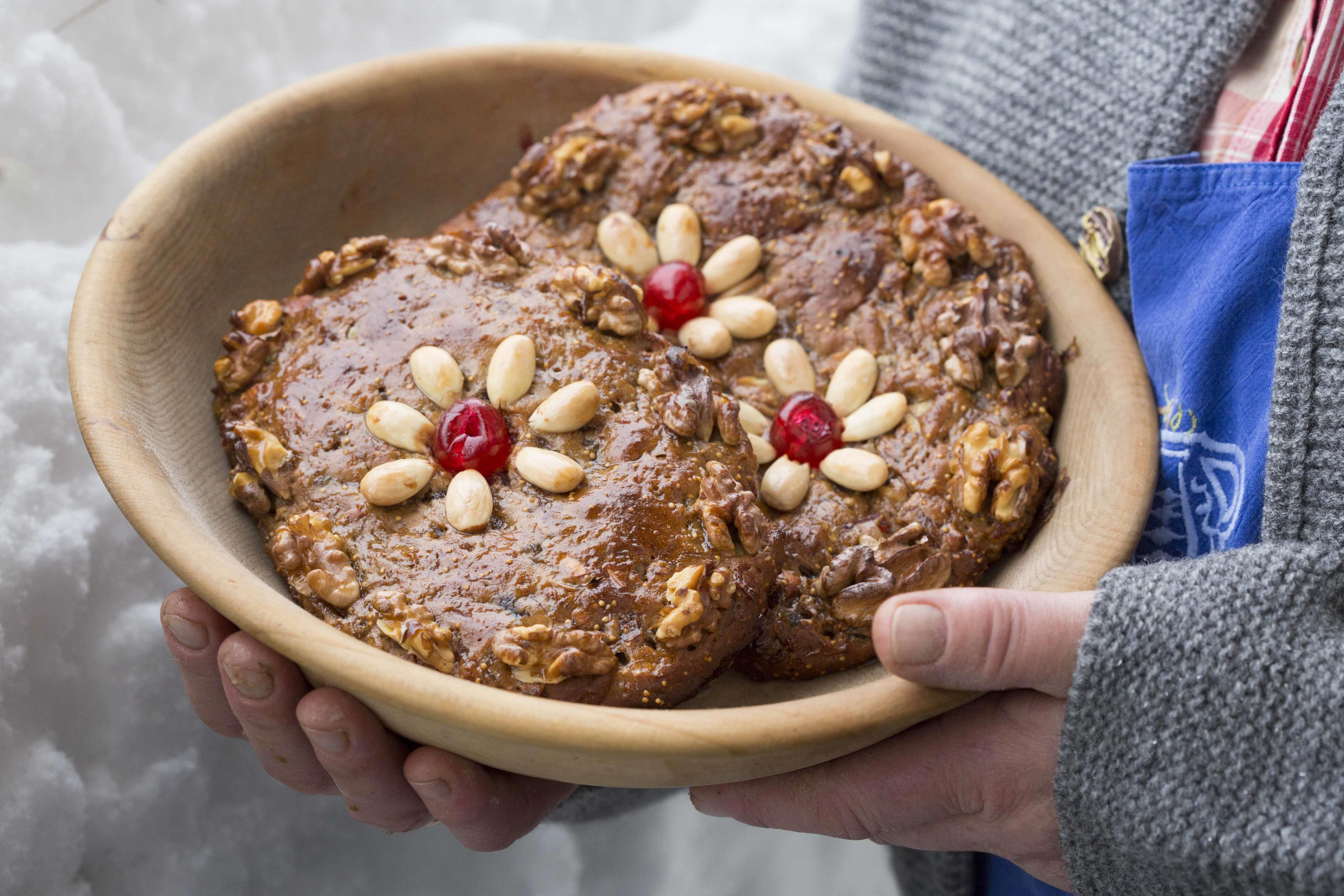 *Living tradition “We learn to make Zelten” with Sonja 