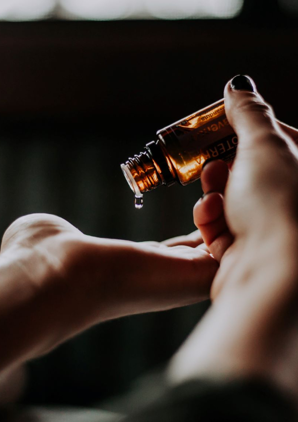 Aroma oil massage - active or relaxing