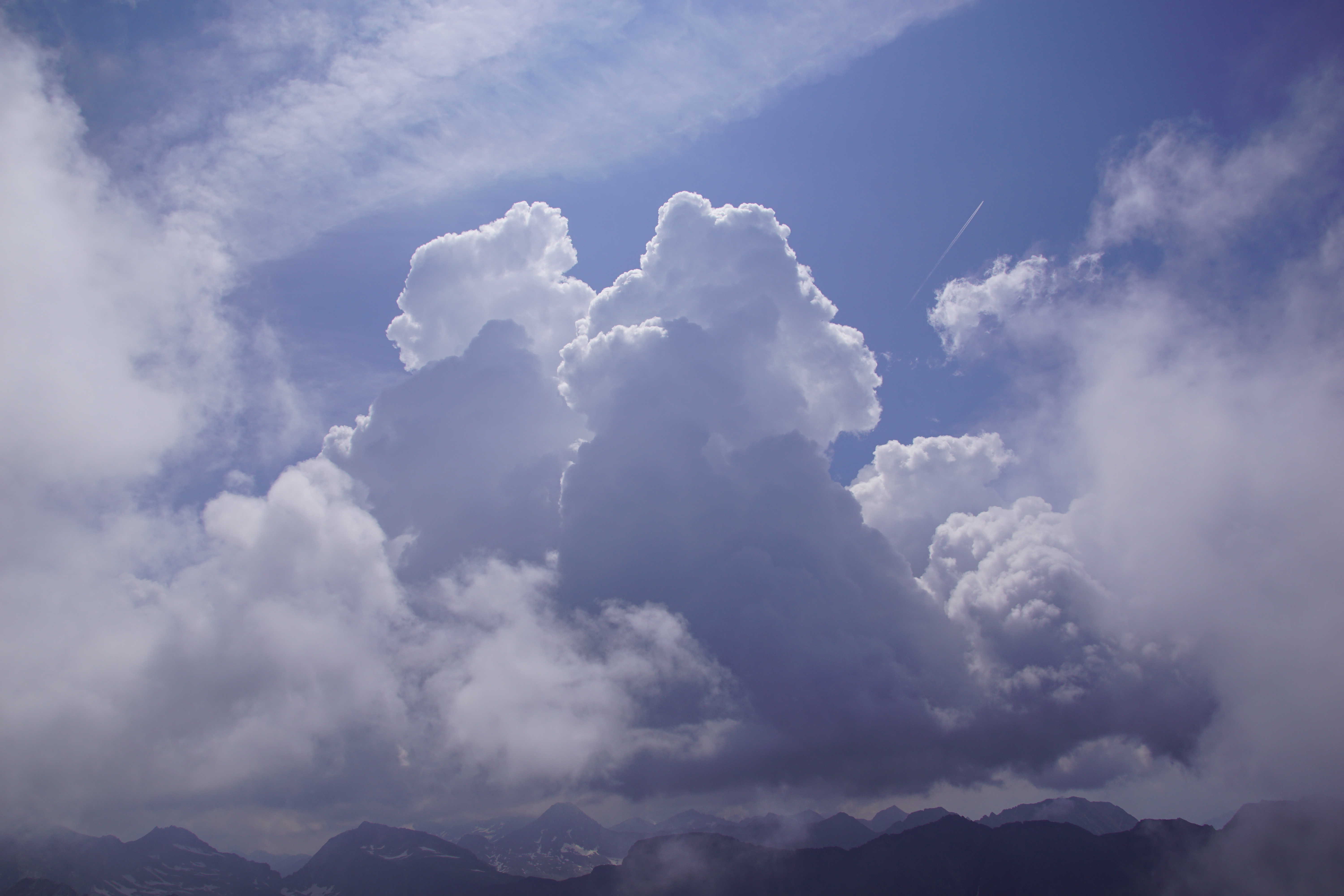 Hike "Reading in the clouds" with mountain hiking guide & meteorologist Gerhard Hohenwarter *