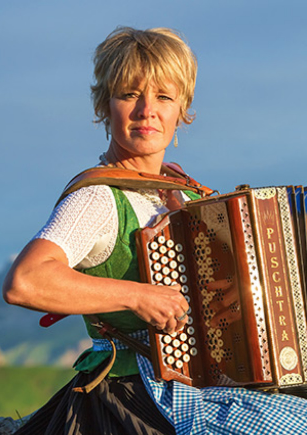 Stubenmusik von Andrea Lerpscher 0c7dfce7-73fc-4cf5-9541-9f17fcce3162.jpeg