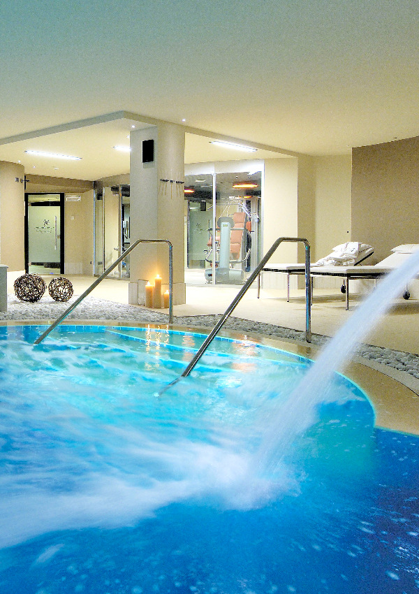 Privates Spa bei Nacht