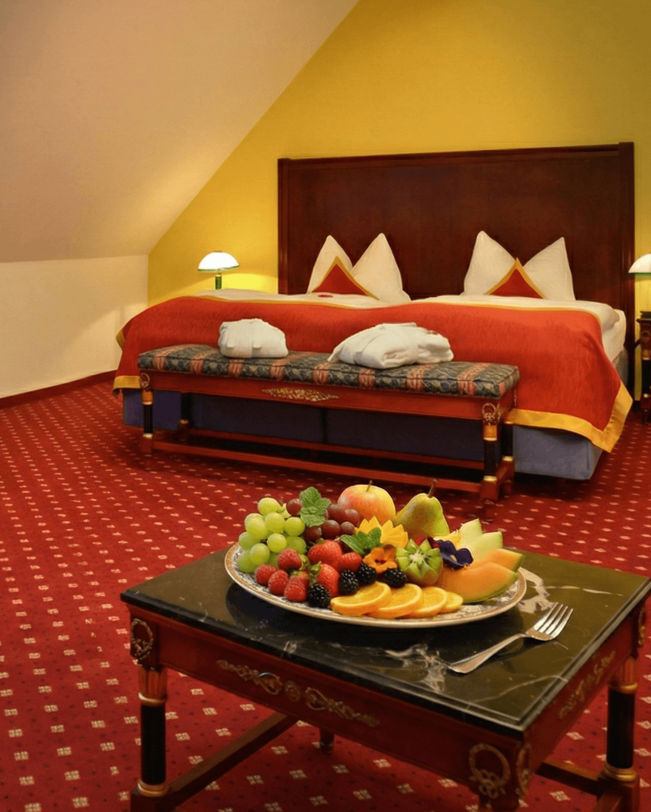 Fruity welcome: fruit plate in the room