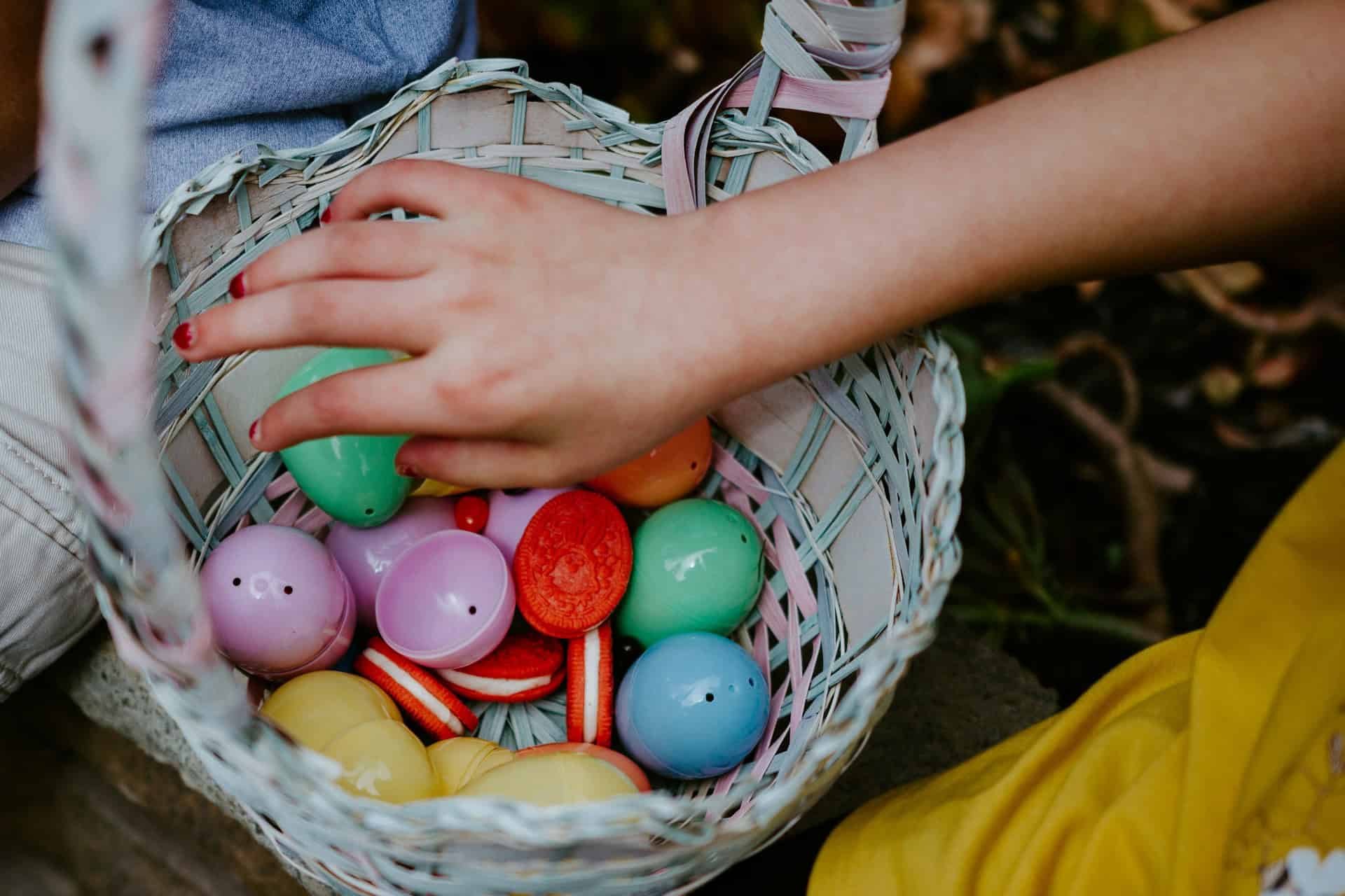 Plaster Easter eggs