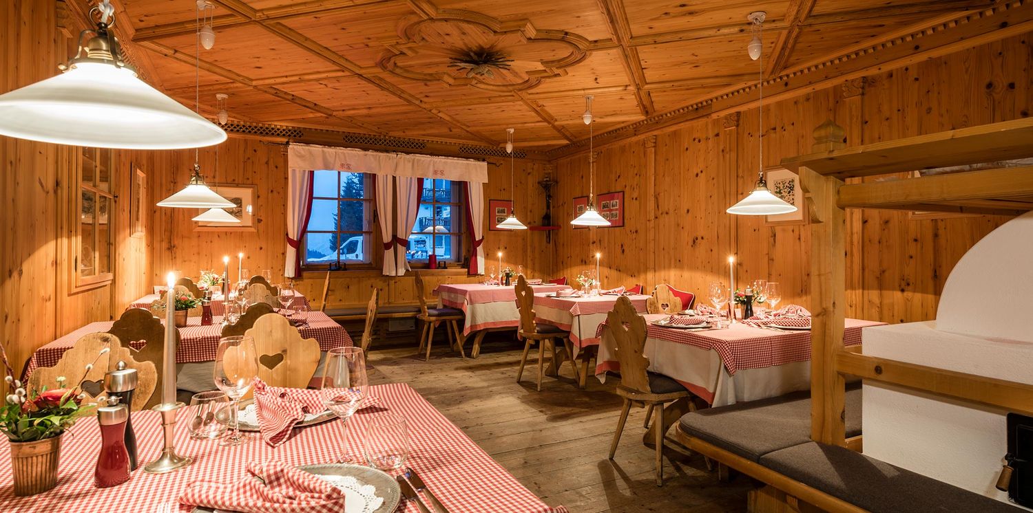 Farmer's buffet with specialties from South Tyrolean cuisine