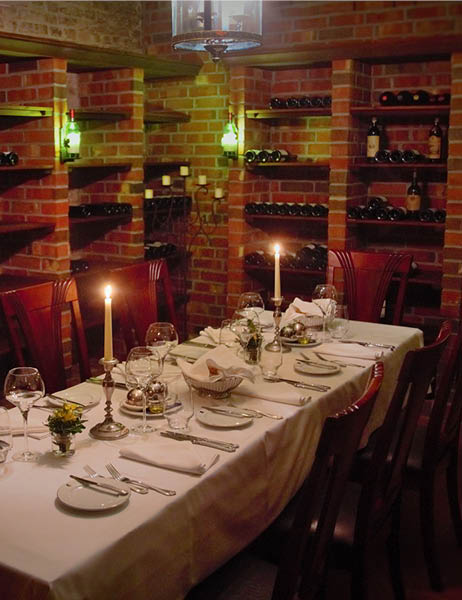 The historical menu in 1900 - in the wine cellar of the Ahlbecker Hof
